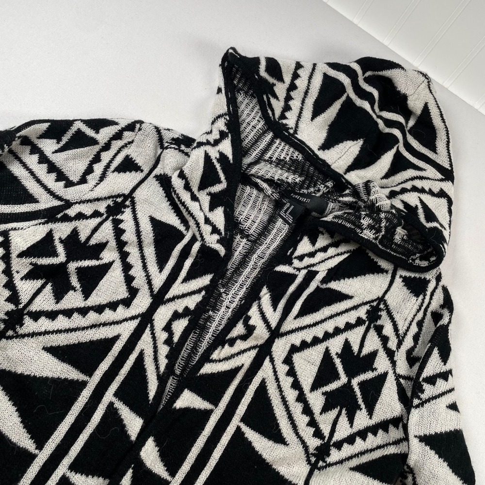 Forever 21 Womens Medium Black White Geometric Tribal Longline Hooded Cardigan